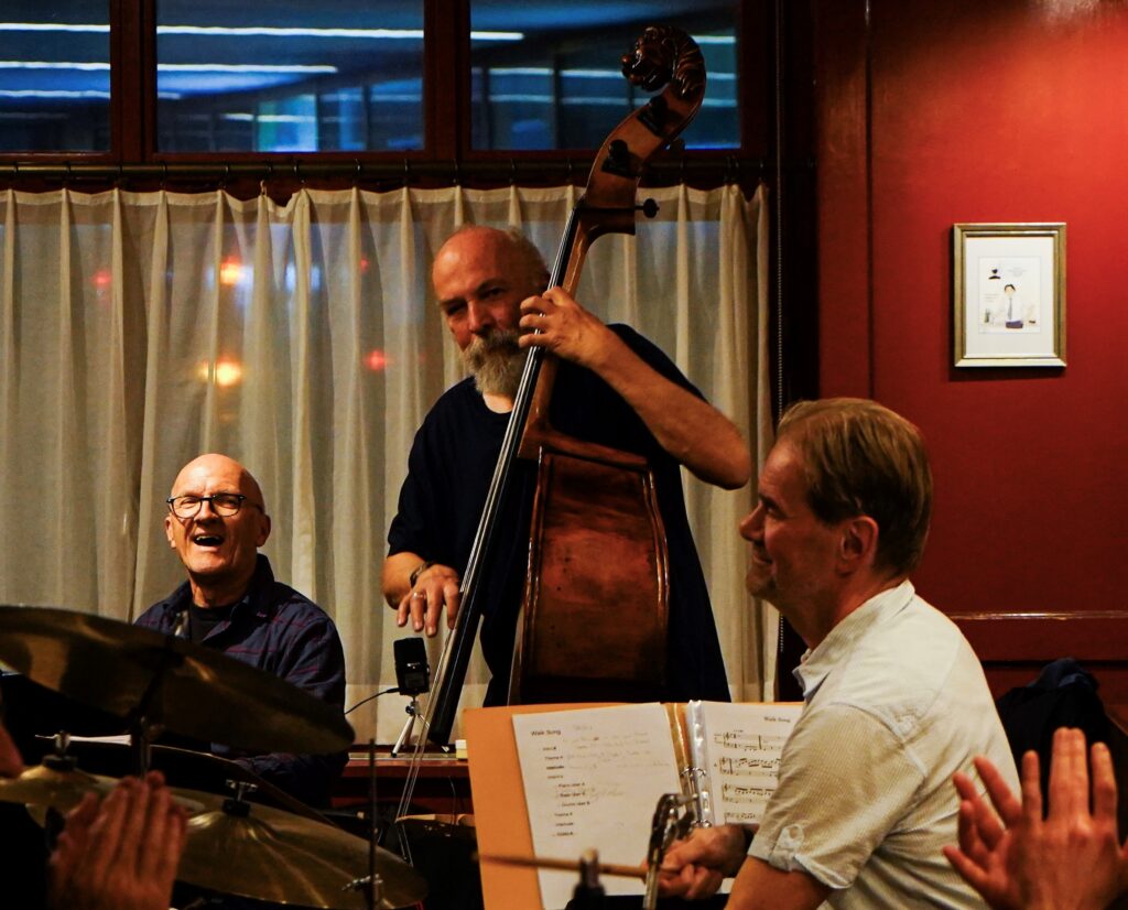Das Amella Jazz Trio spielt am 28.3.2024 an der Mittagsmusik in Brugg