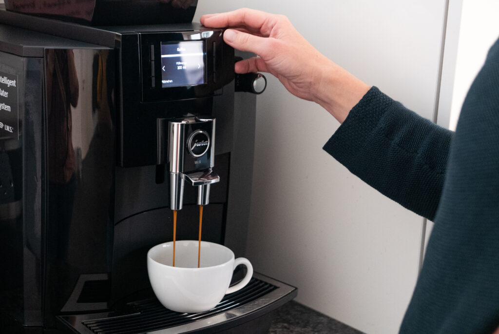 Kaffeemaschine im Buero.
