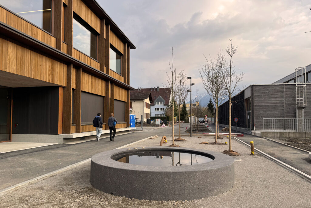 Brunnen auf der Erschliessungsachse Gymnasium Thun