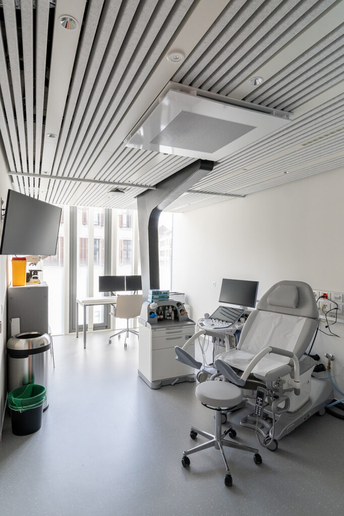 Haus zum Falken, Spital Zollikerberg, Lichtdurchfluteter Korridor